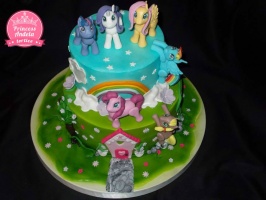 My little pony.Za informacije i poručivanje pozovite 0641149985