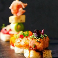 Priustite Vasim gostima prave gastronomske bombe, koje odisu elegancijom i luksuzom.